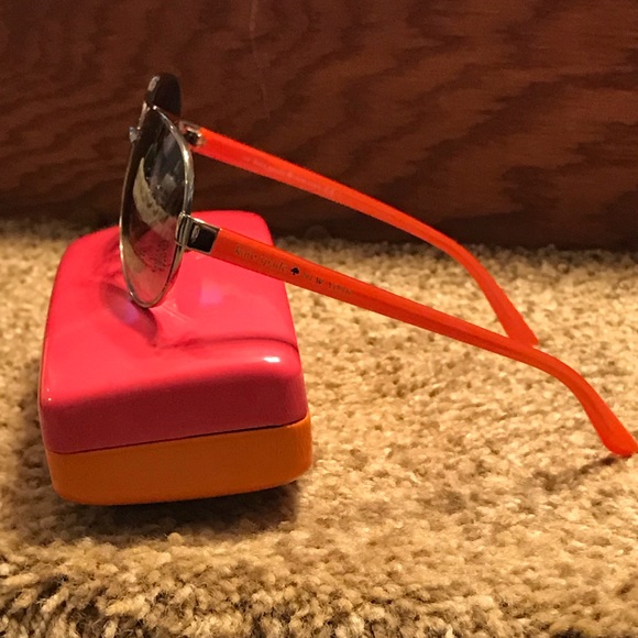 kate spade ♠️ Sunnies - Picture 4 of 8